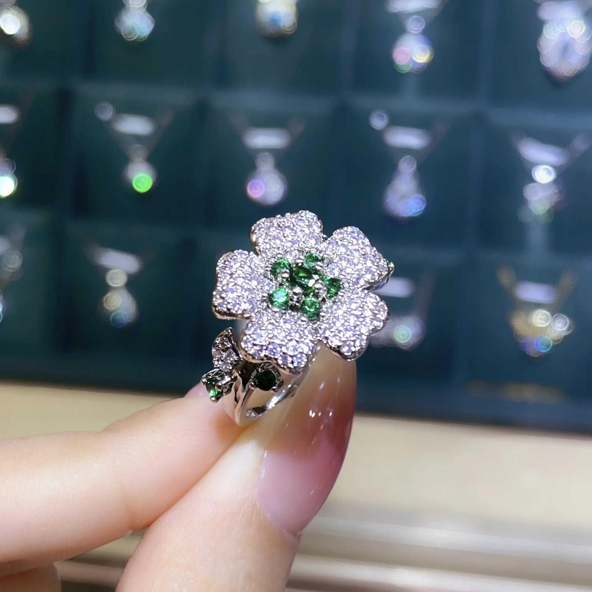 Delicate Noble Flower Lab Emerald Zirconia Jewelry Sets for Ladies 925 Silver Color Gorgeous Bridal Banquet Necklace Earrings